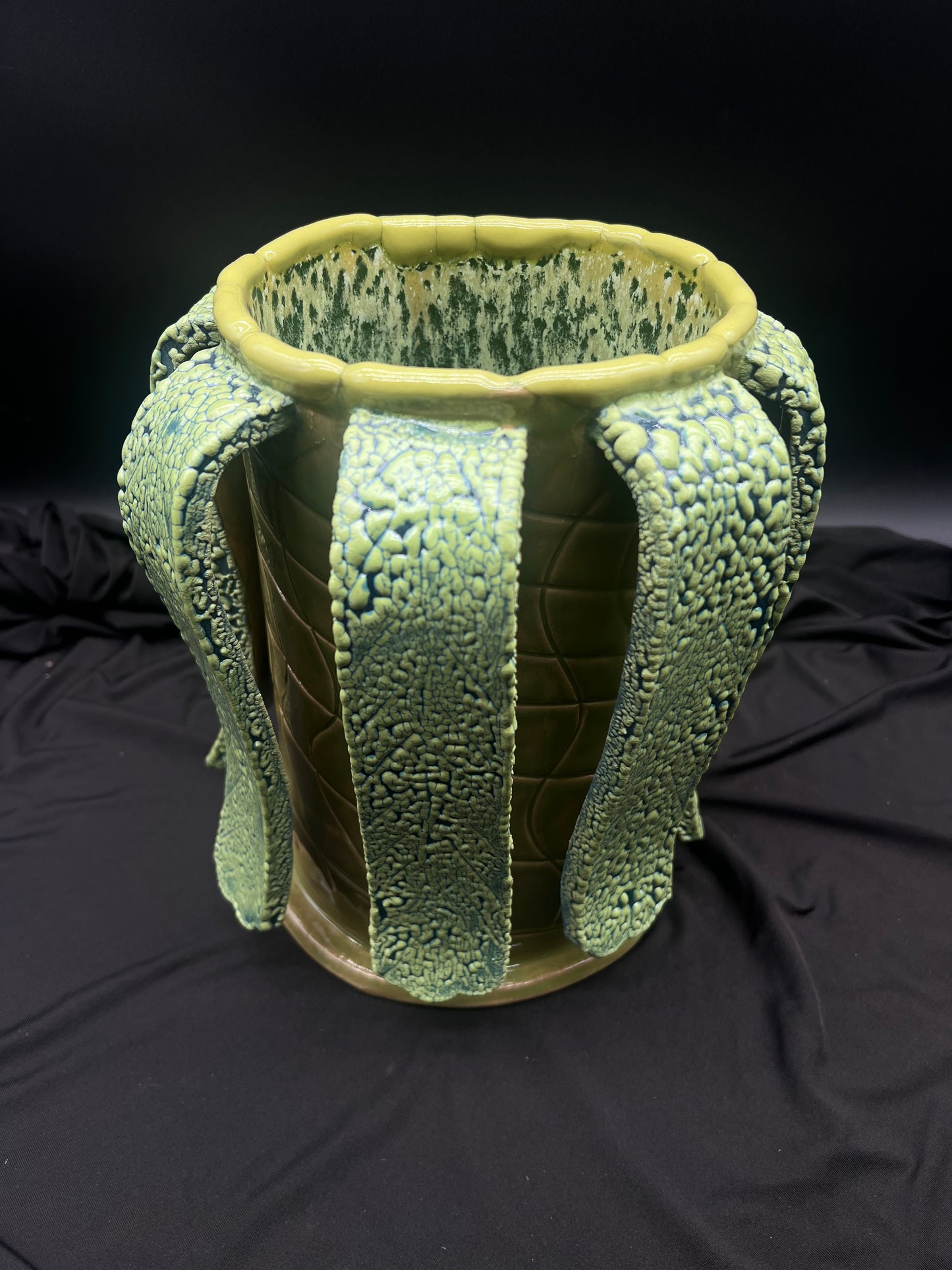 8 Petal Ceramic Vase